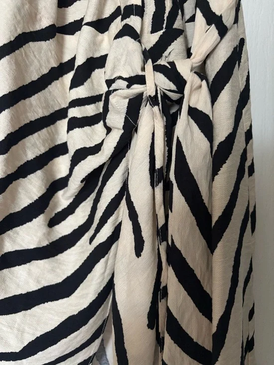 H&M Zebra-Print Wrap Mini Dress - Black & White - Picture 3 of 4